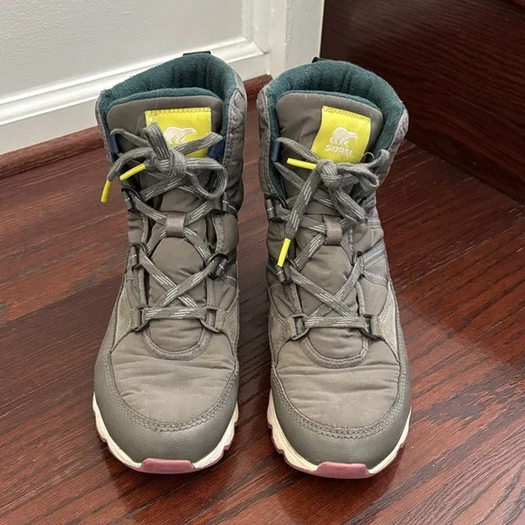 Sorel Gray Kinetic Sport Sneaker Boots with Yellow Highlights - Picture 1 of 4